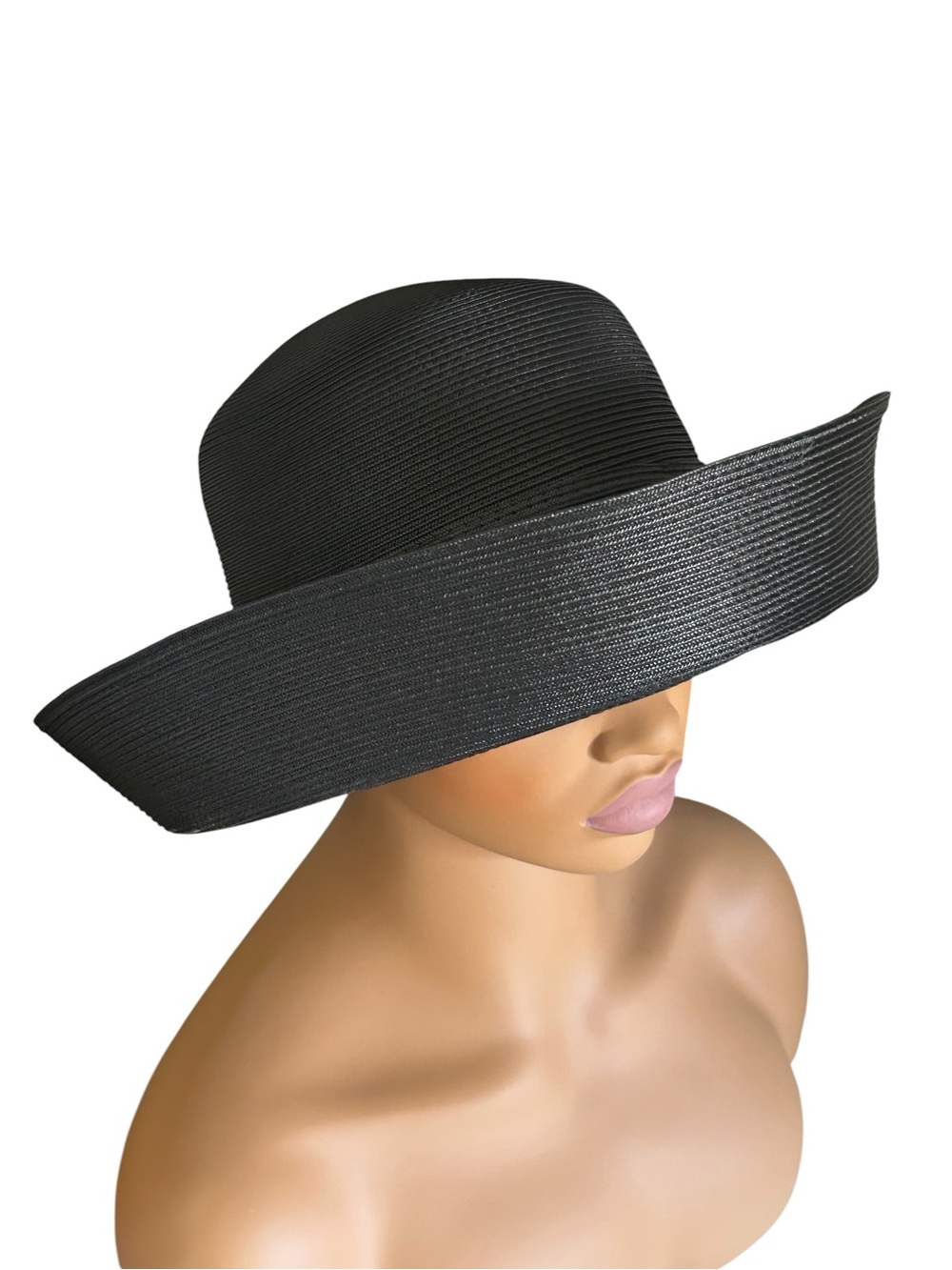 Classy Wide Brim Black Women's Straw Sun Hat with Skinny Band